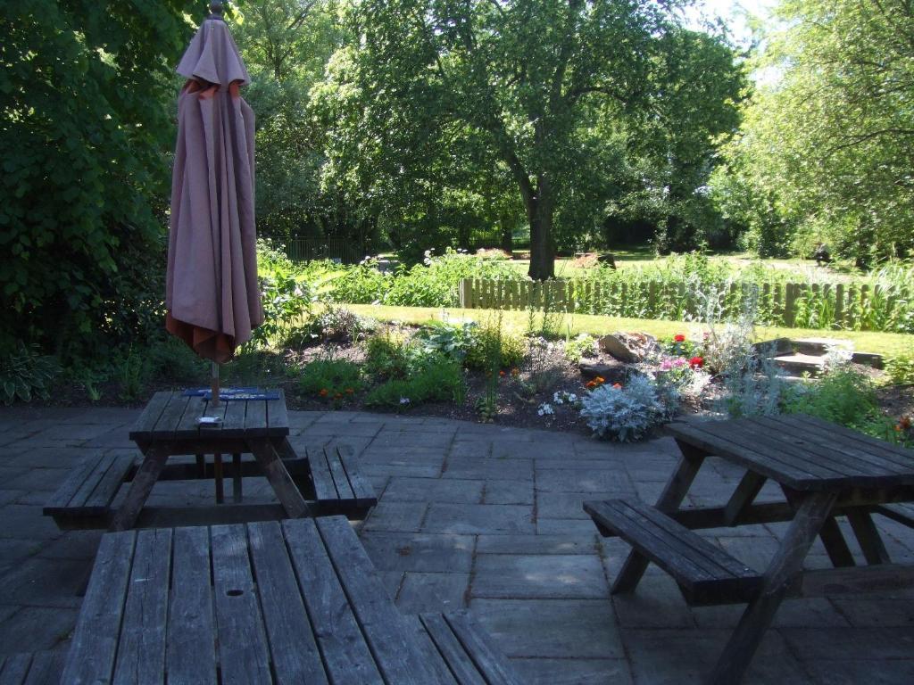 Avon Accommodation Рингуд Екстериор снимка