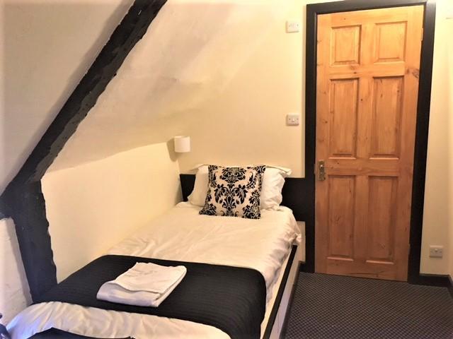 Avon Accommodation Рингуд Екстериор снимка