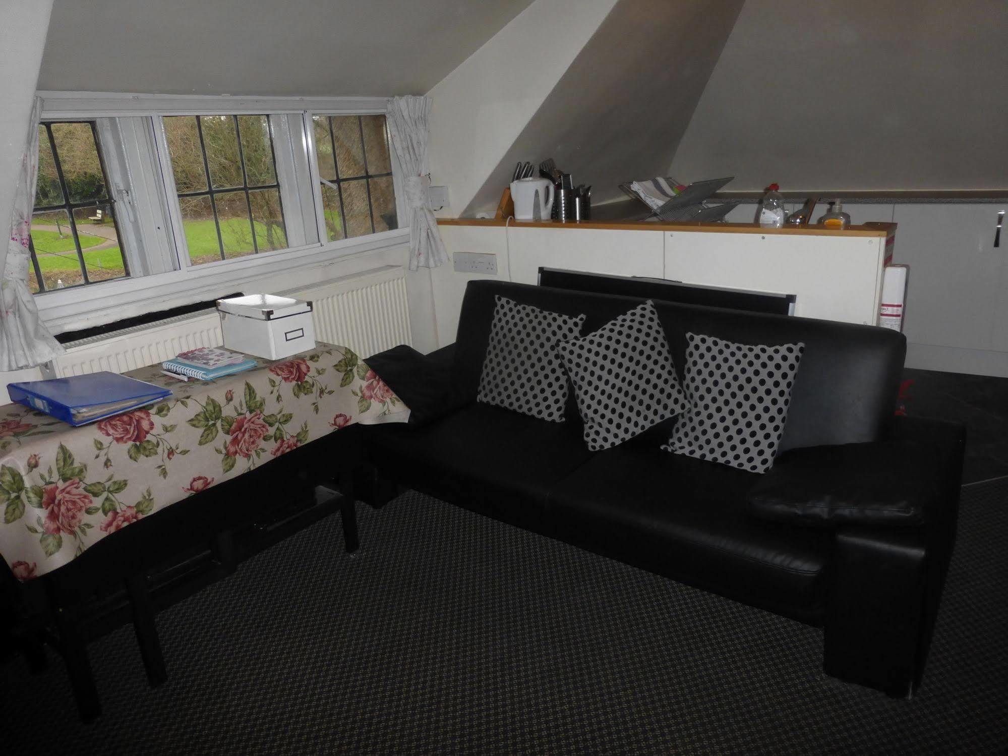 Avon Accommodation Рингуд Екстериор снимка