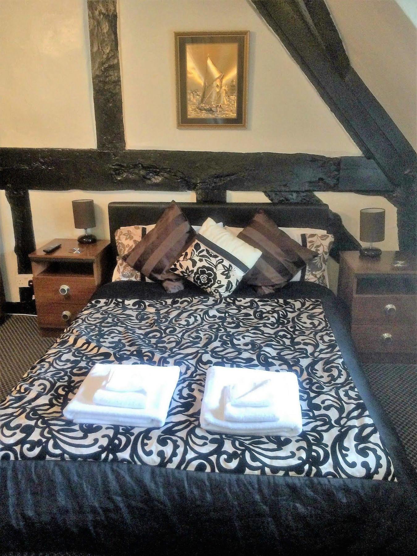 Avon Accommodation Рингуд Екстериор снимка